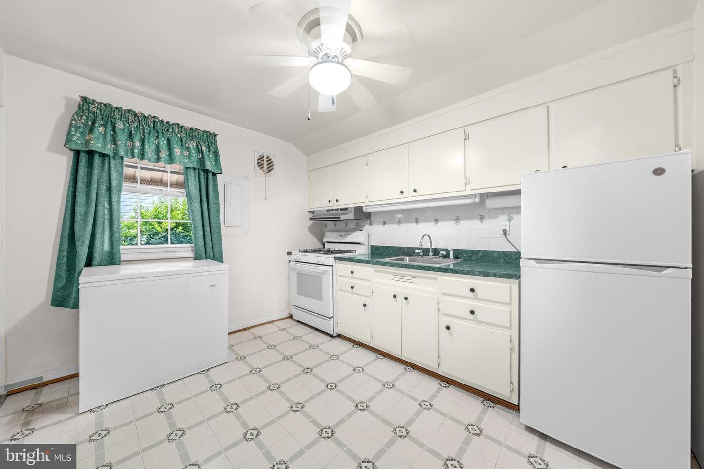 3223 Edgewood Road photo 5