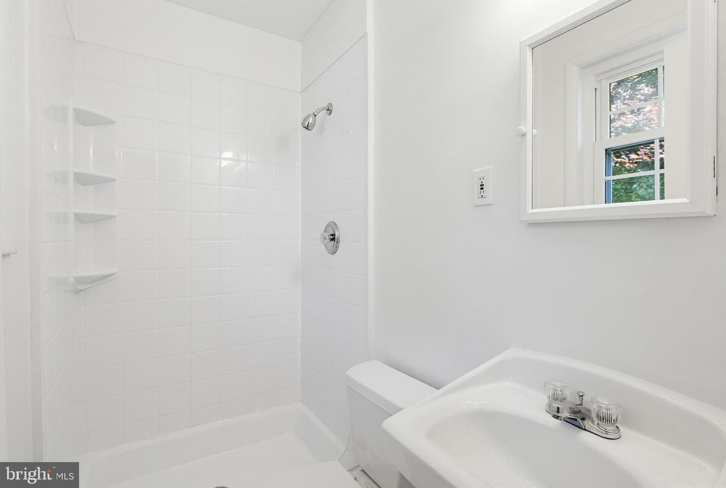 504 Waterford Road photo 33