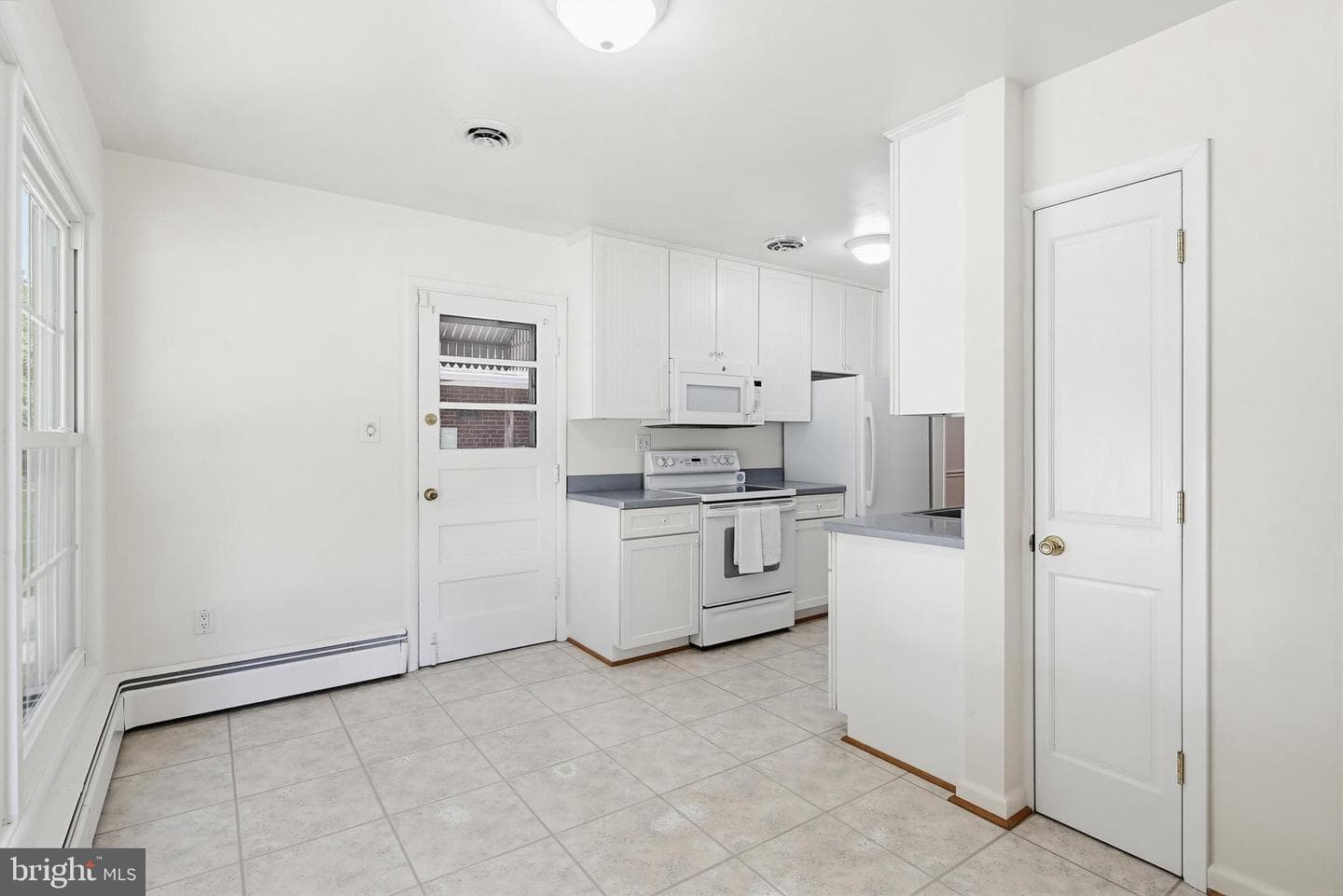 504 Waterford Road photo 9