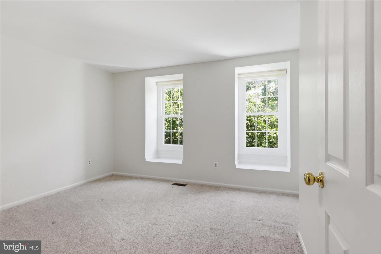 8615 Aqueduct Road photo 30