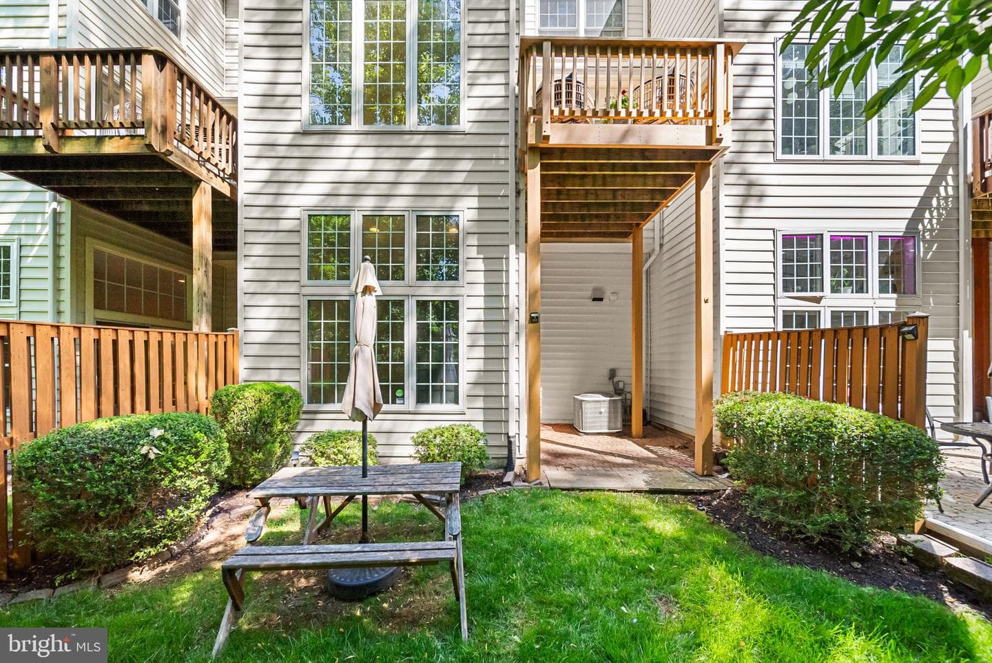 135 Wootton Oaks Court photo 4