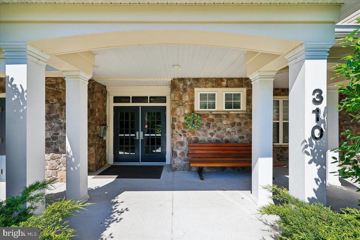 310 High Gables Drive #307, Gaithersburg
