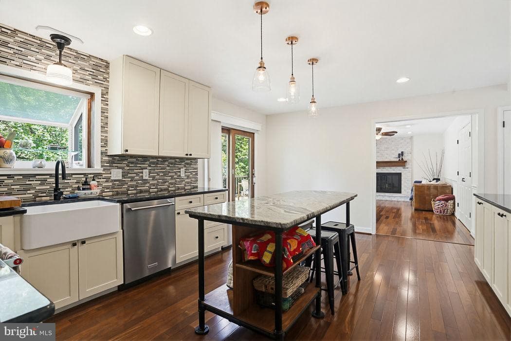 8 Bouldercrest Court photo 7
