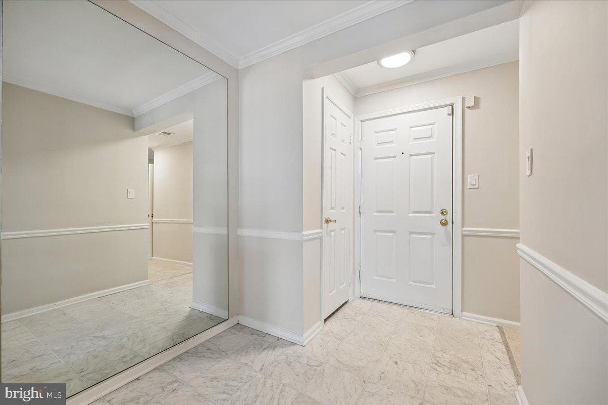 5717 Brewer House Circle #202 photo 3