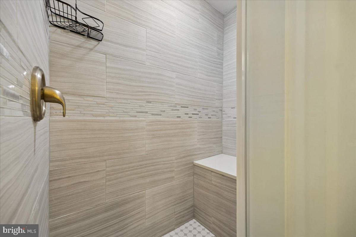 5717 Brewer House Circle #202 photo 31