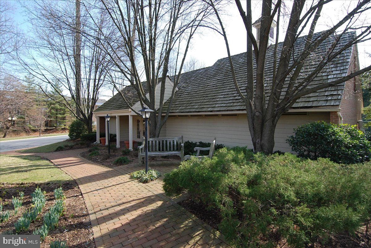 5717 Brewer House Circle #202 photo 34