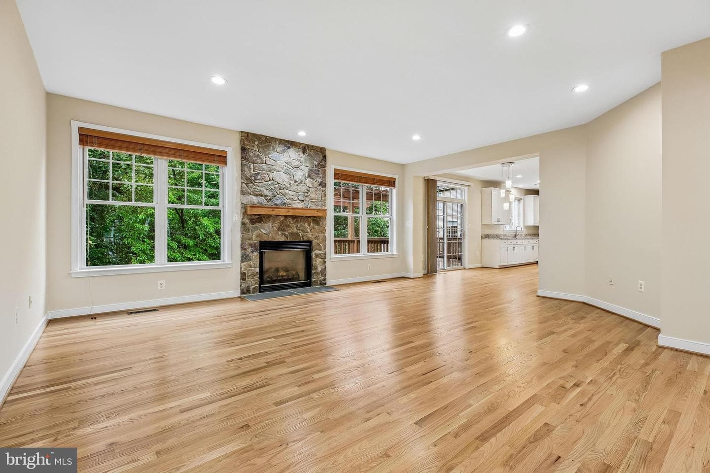 14226 Floral Park Drive photo 12