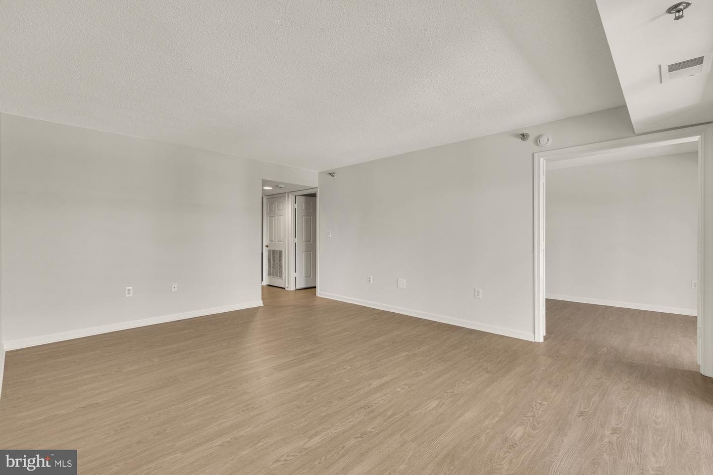 14805 Pennfield Circle #309 photo 11
