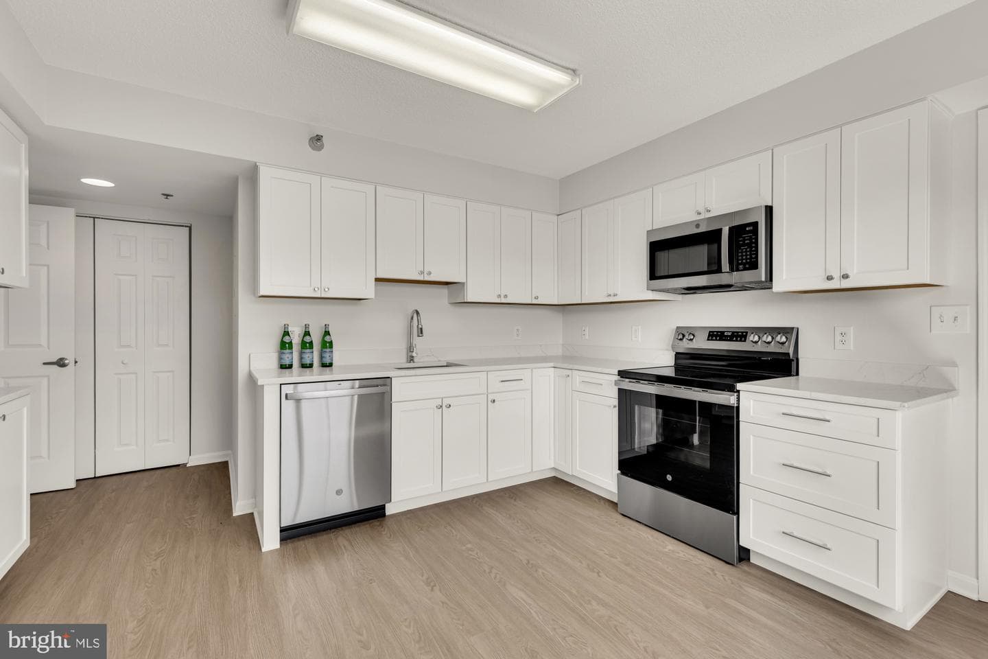 14805 Pennfield Circle #309 photo 3