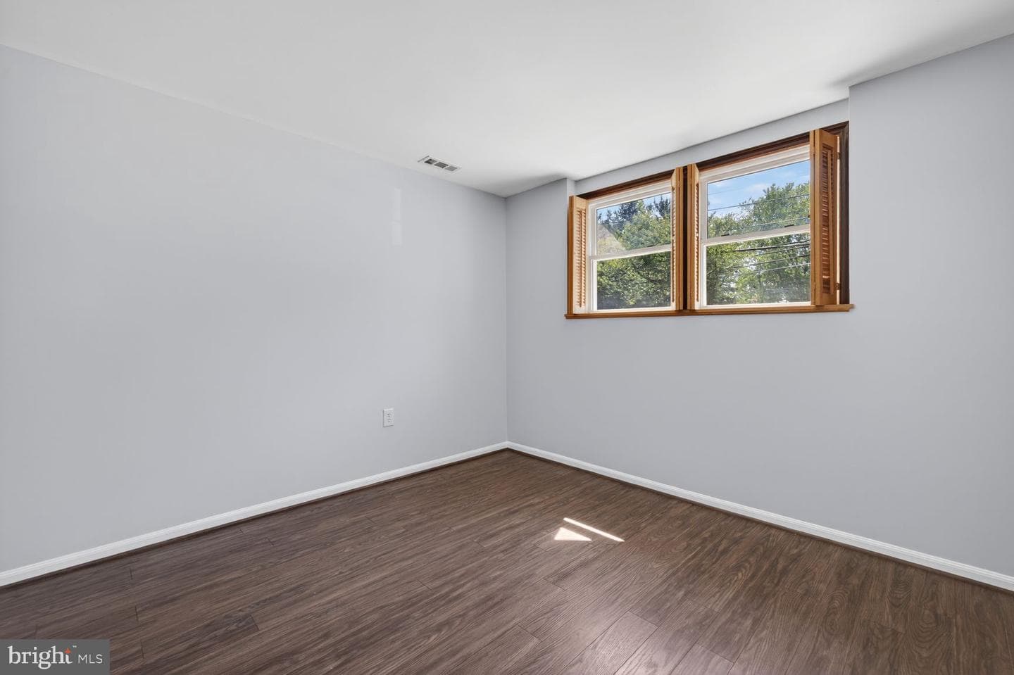 805 Bayridge Drive photo 15