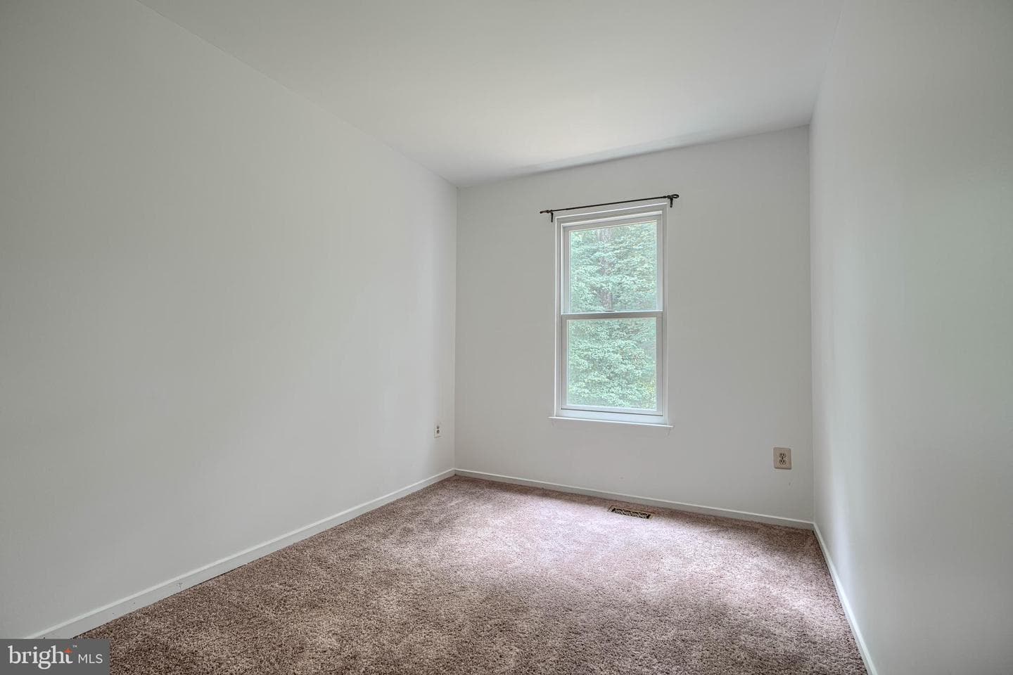 9 Long Green Court photo 23