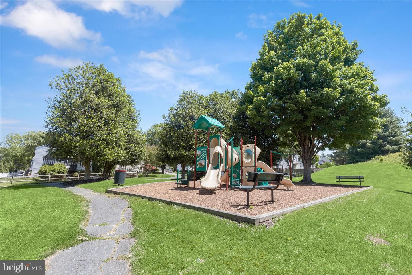 18933 Ferry Landing Circle photo 31
