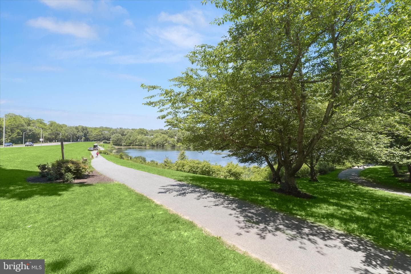 18933 Ferry Landing Circle photo 40