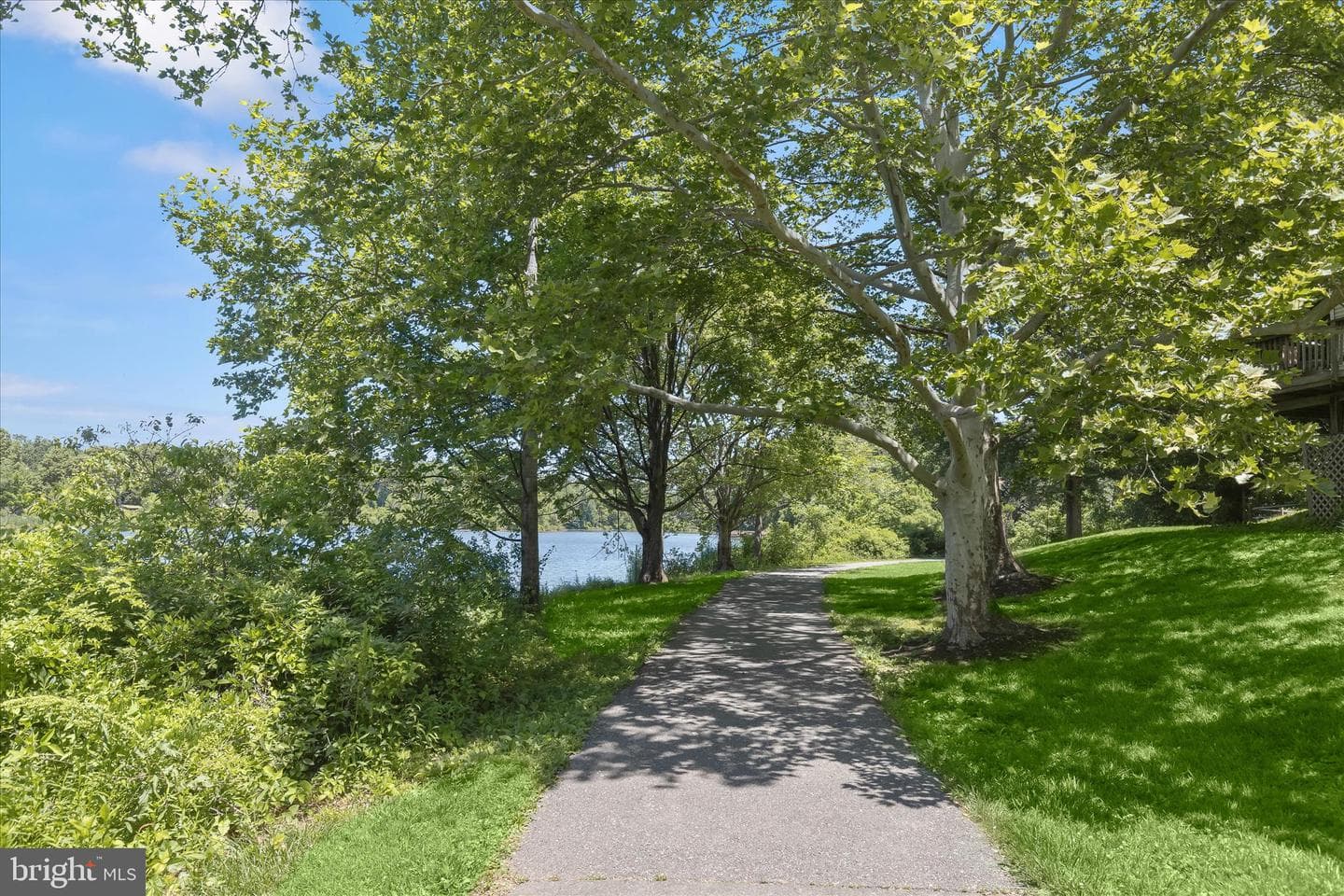18933 Ferry Landing Circle photo 42