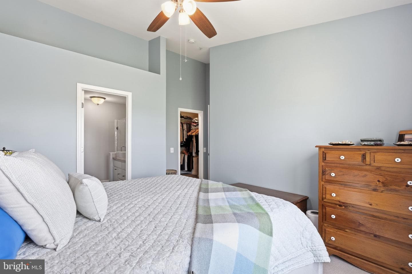 214 Fallsgrove Boulevard #12 photo 19