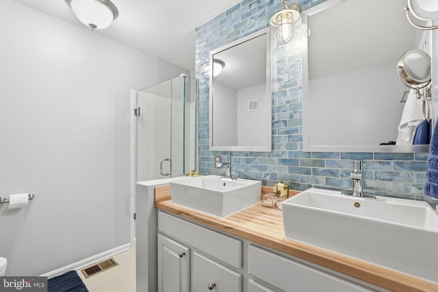 214 Fallsgrove Boulevard #12 photo 22