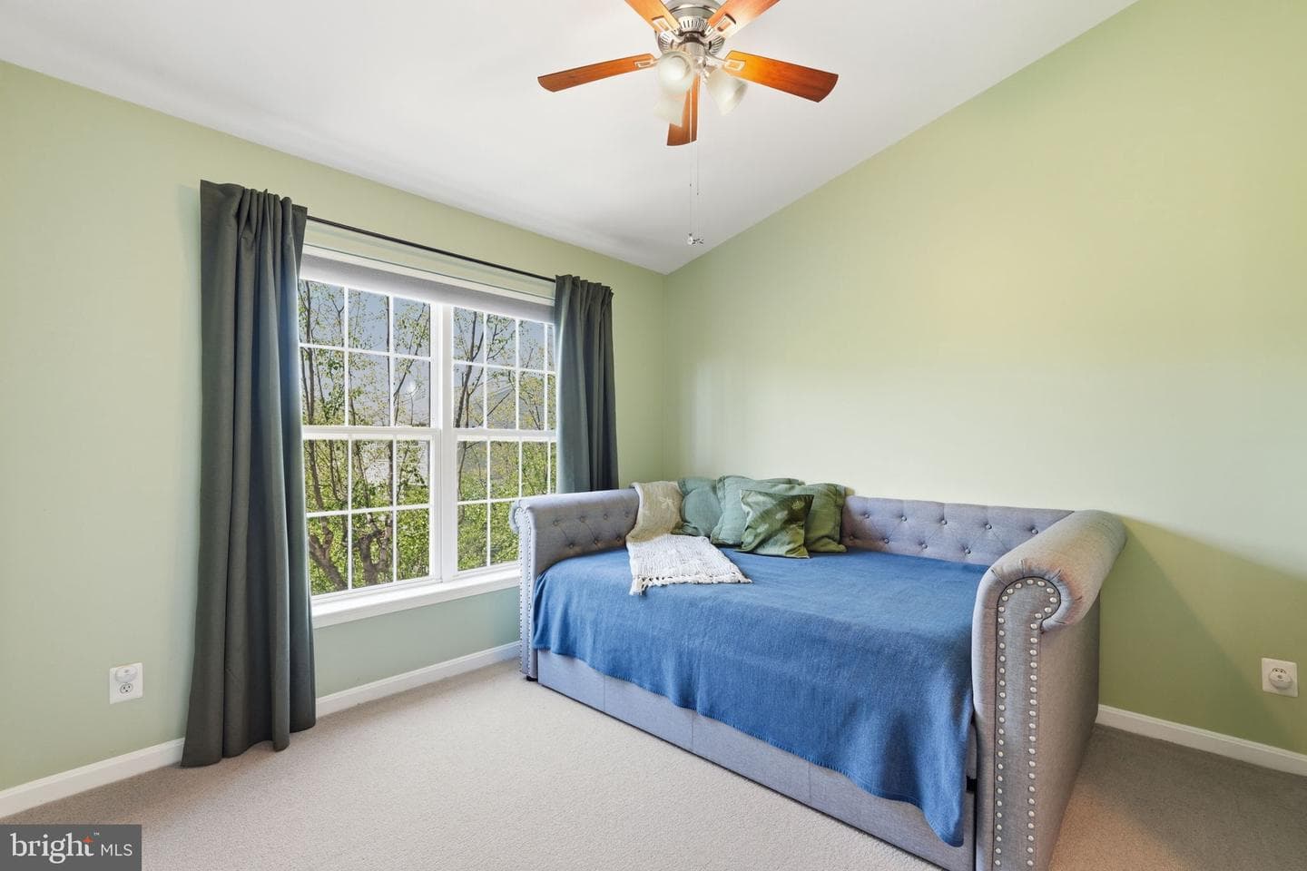 214 Fallsgrove Boulevard #12 photo 24