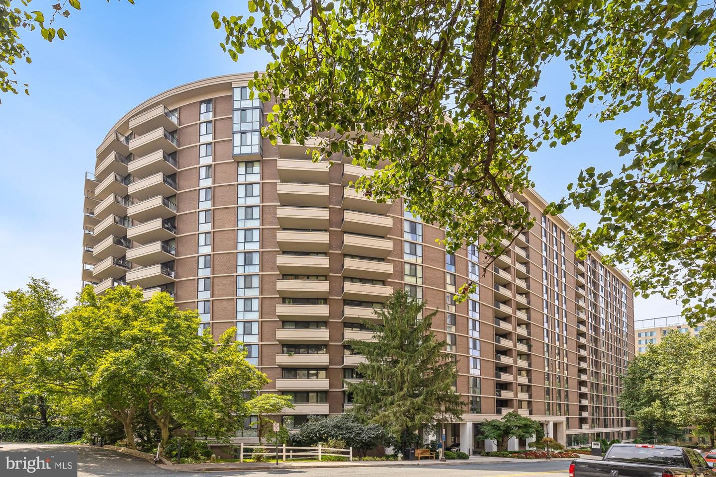 4620 N Park Avenue #1211e photo 23