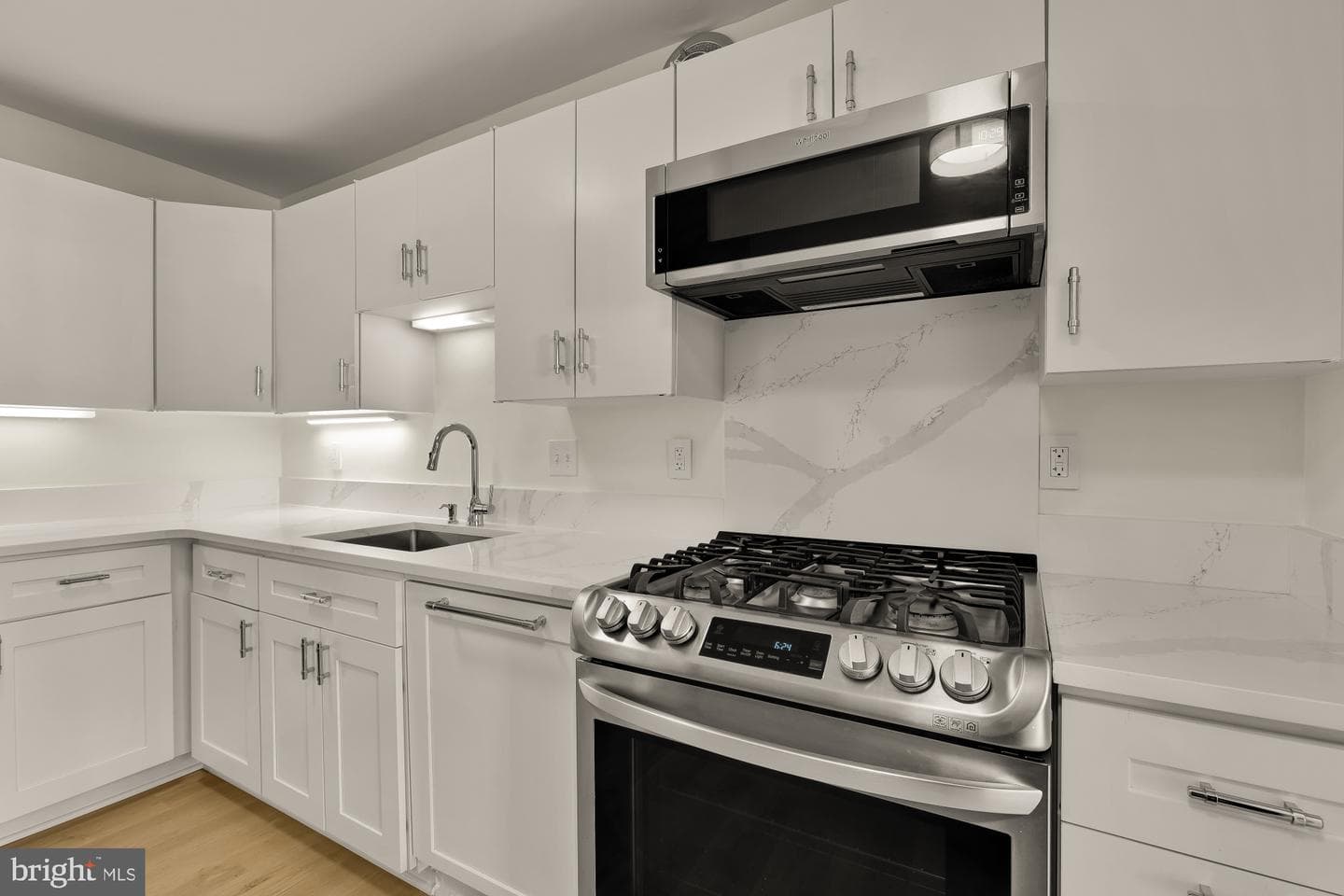 4620 N Park Avenue #1211e photo 8