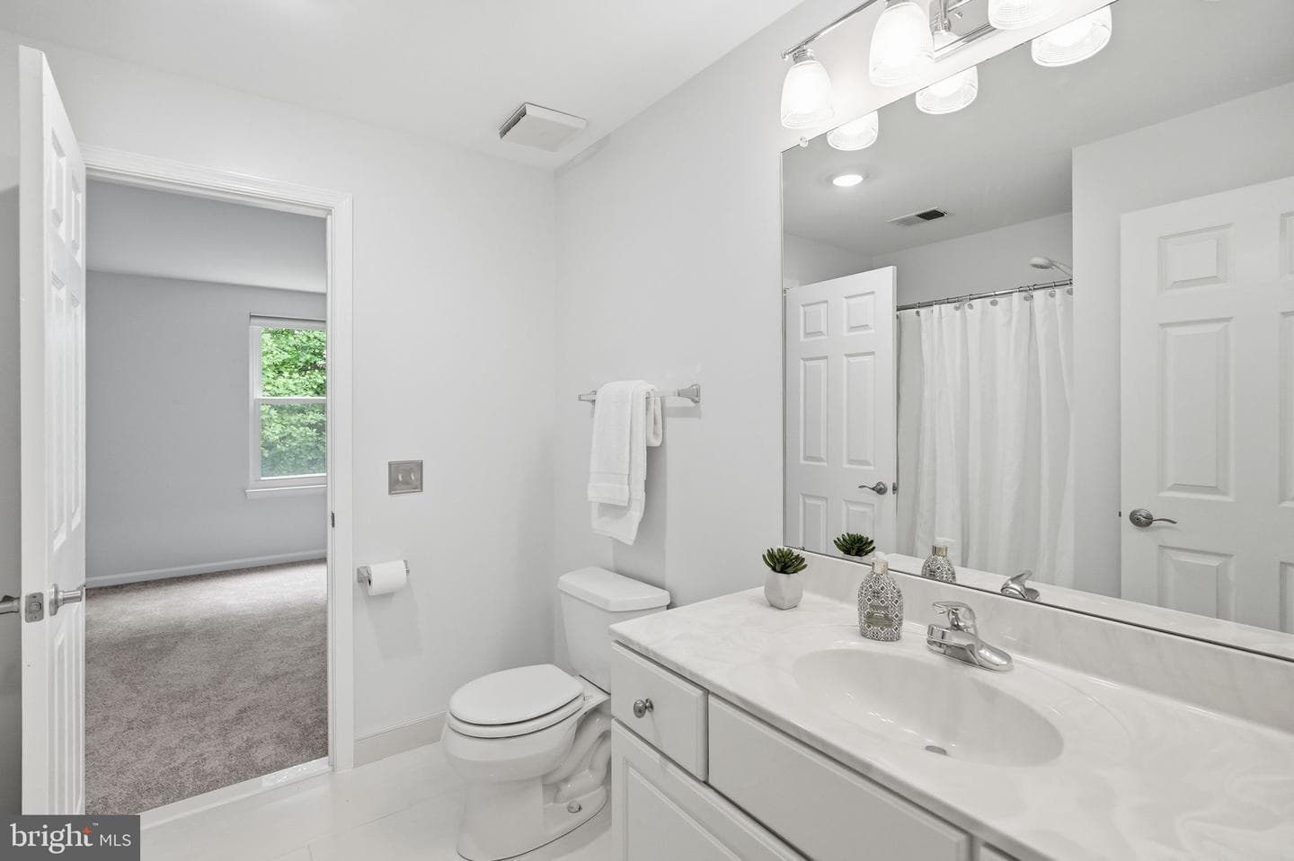 10021 Vanderbilt Circle #10 photo 12
