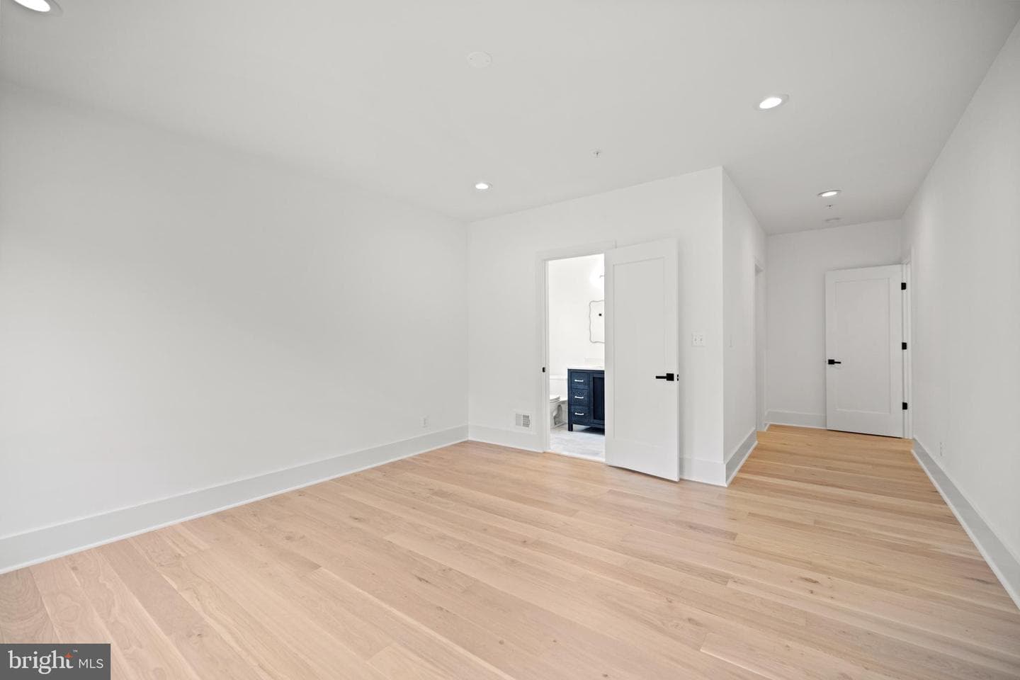 8609 Woodbrook Lane photo 34
