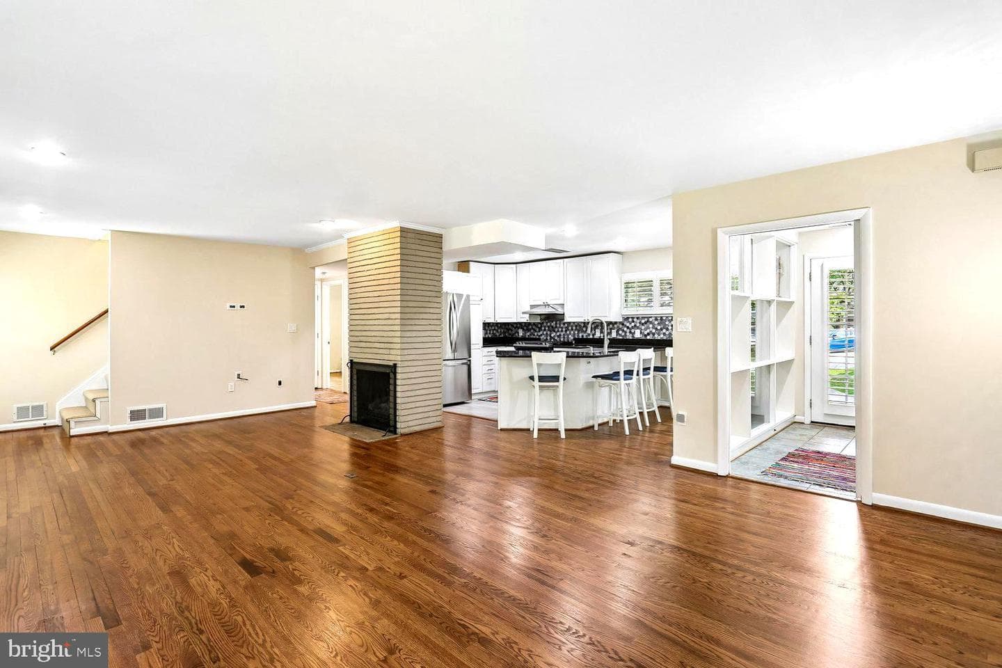 5915 Halsey Road photo 12