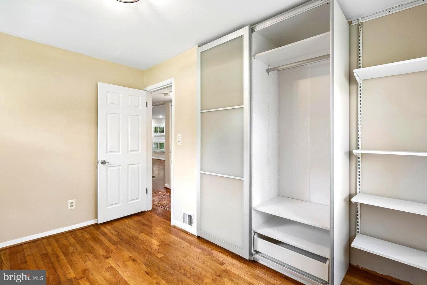 5915 Halsey Road photo 26