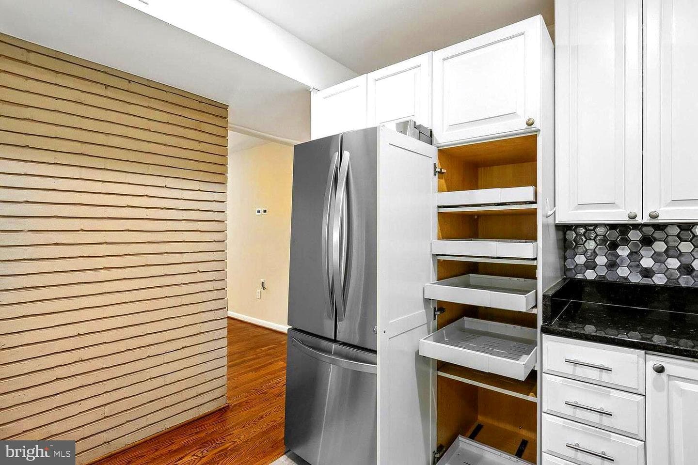 5915 Halsey Road photo 7