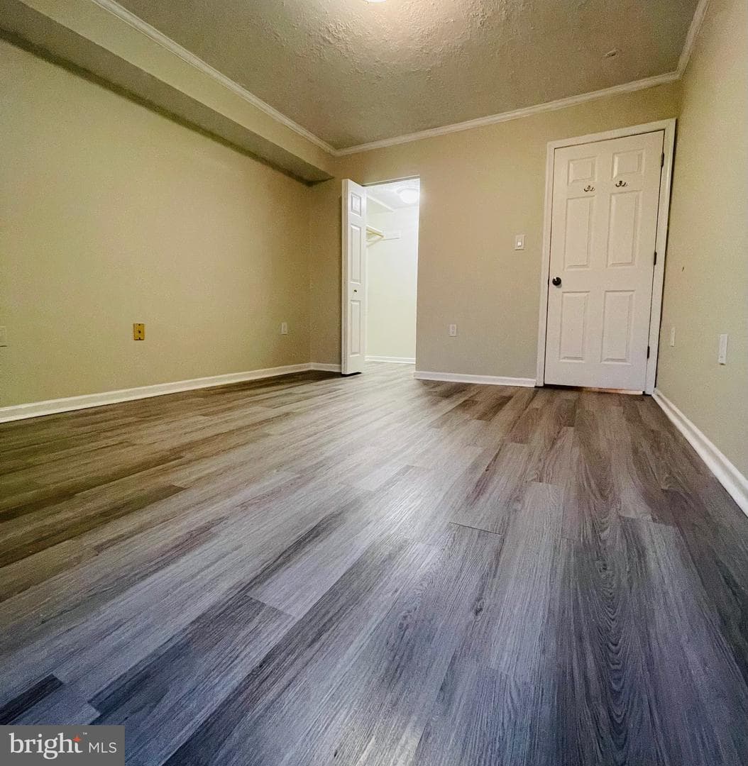 2200 Greenery Lane #101-23 photo 22