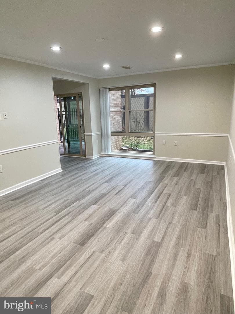 2200 Greenery Lane #101-23 photo 4