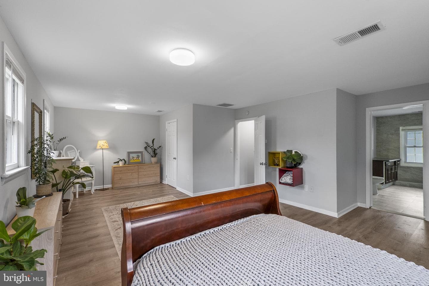 26001 Frederick Road photo 17