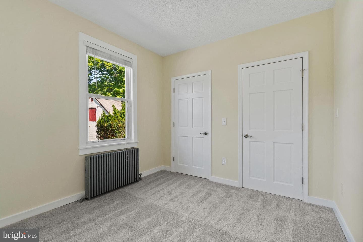 736 Dennis Avenue photo 10