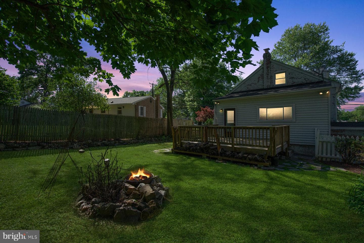 736 Dennis Avenue photo 30