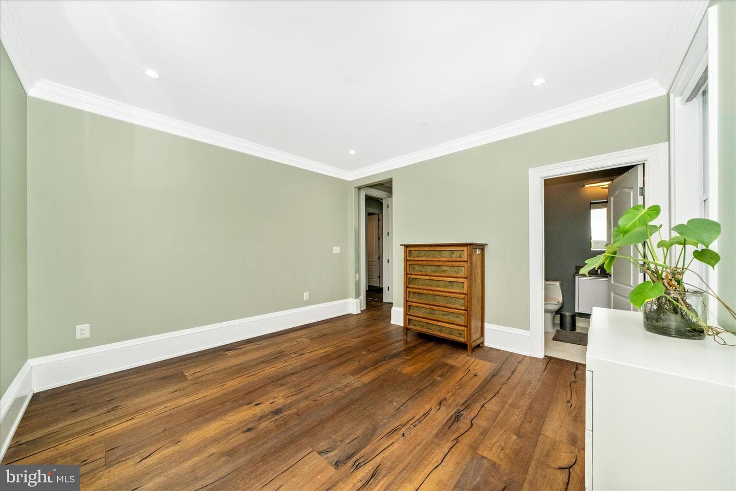 10221 Tyburn Terrace photo 38