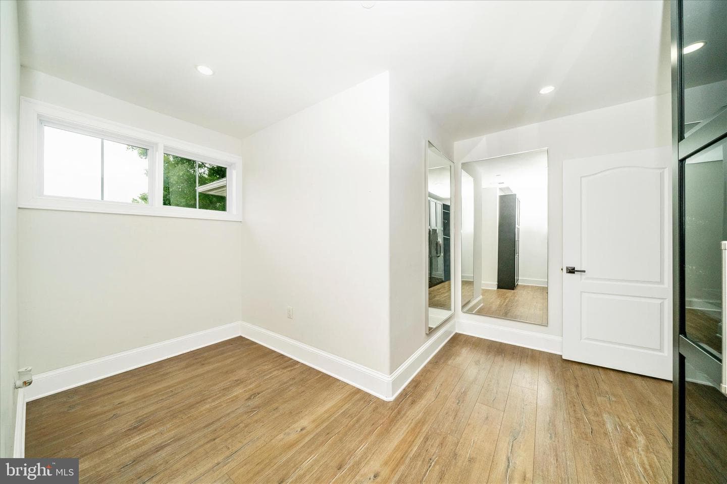 10221 Tyburn Terrace photo 45