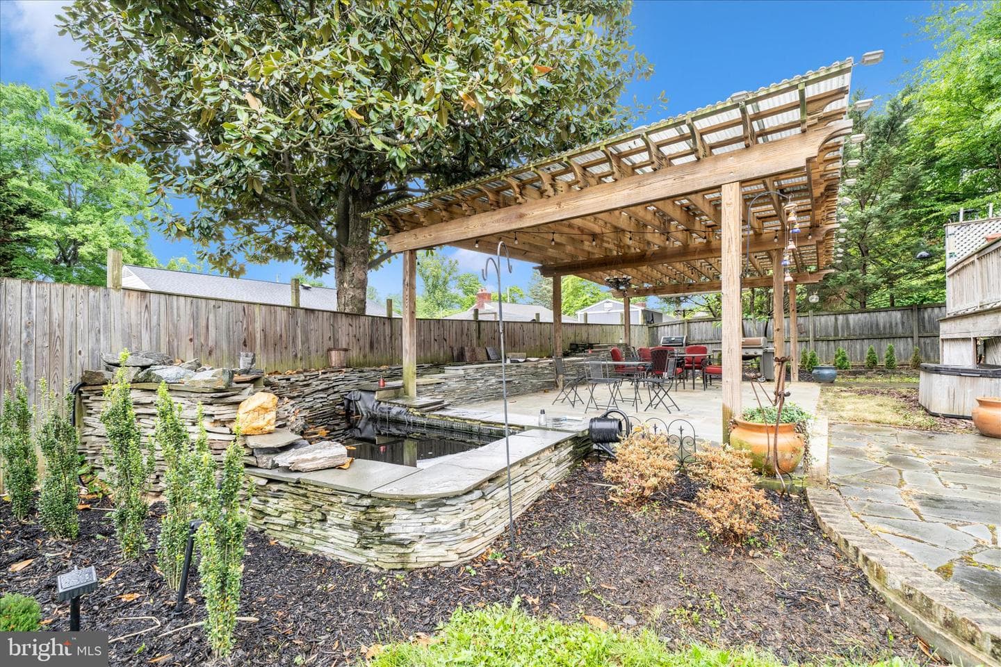 10221 Tyburn Terrace photo 80