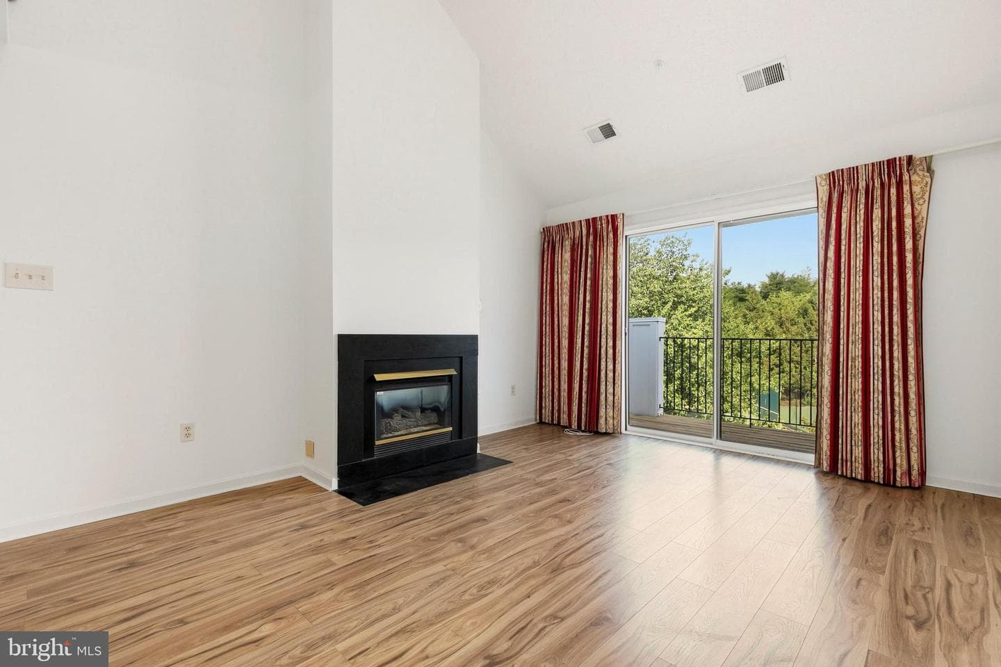 10022 Vanderbilt Circle #10 photo 9