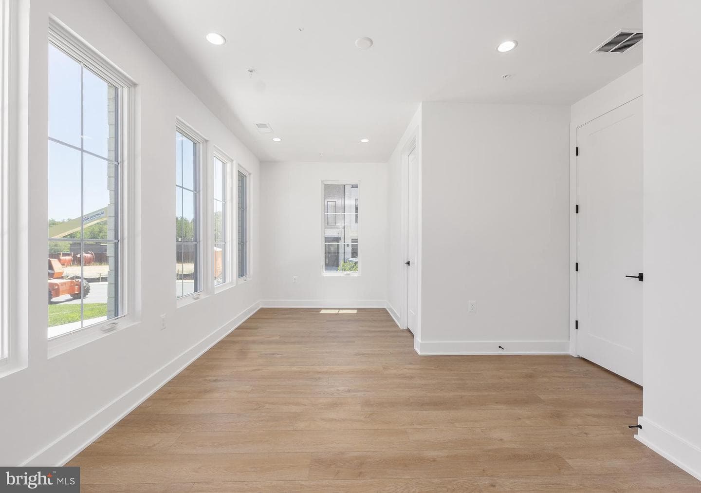 8618 Erdem Place photo 10