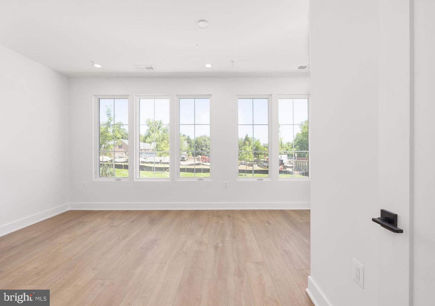 8618 Erdem Place photo 11
