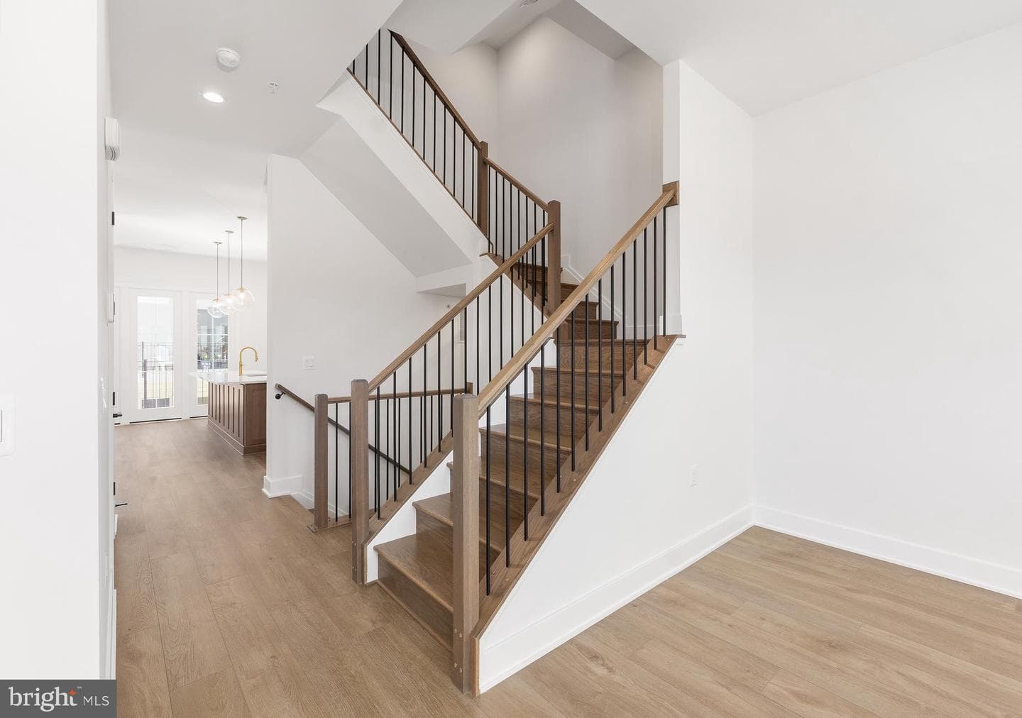 8618 Erdem Place photo 8