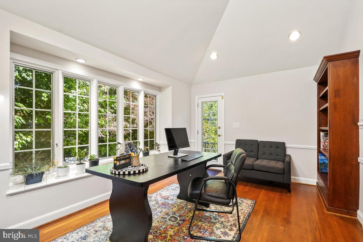7214 Pomander Lane photo 15
