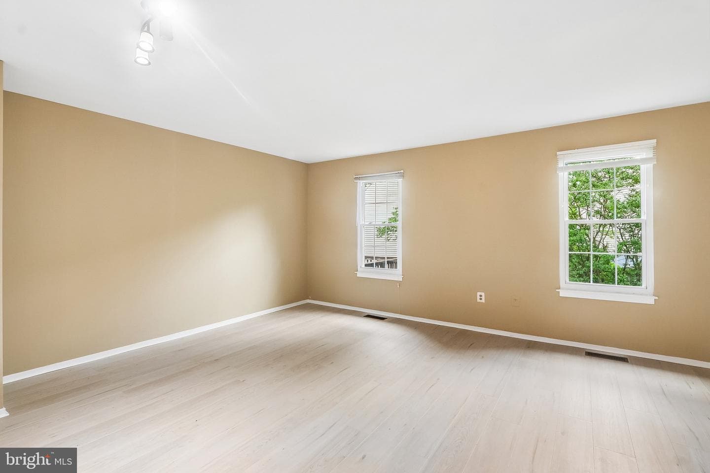 18726 Pikeview Drive photo 5