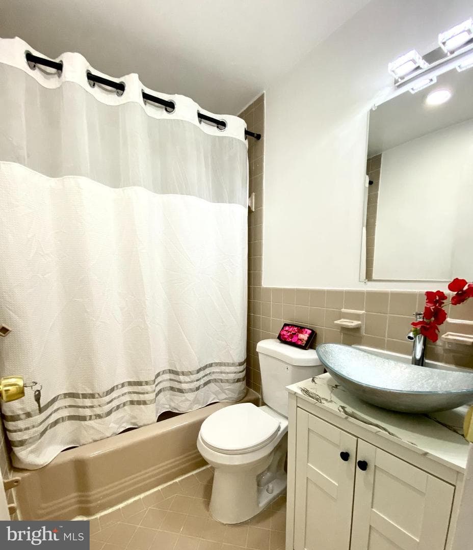 1900 Lyttonsville Road #114 photo 20