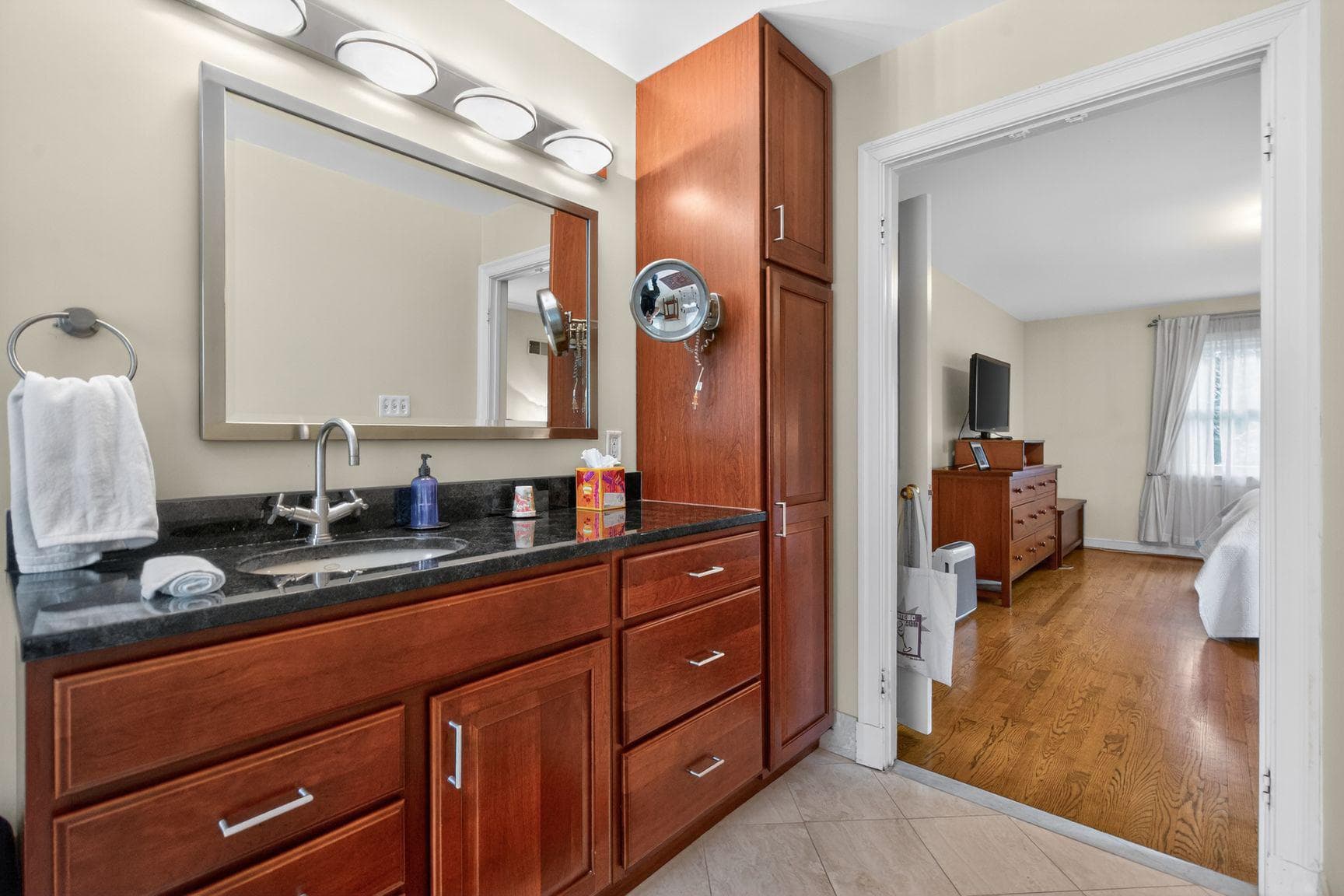 13600 Valley Drive photo 37