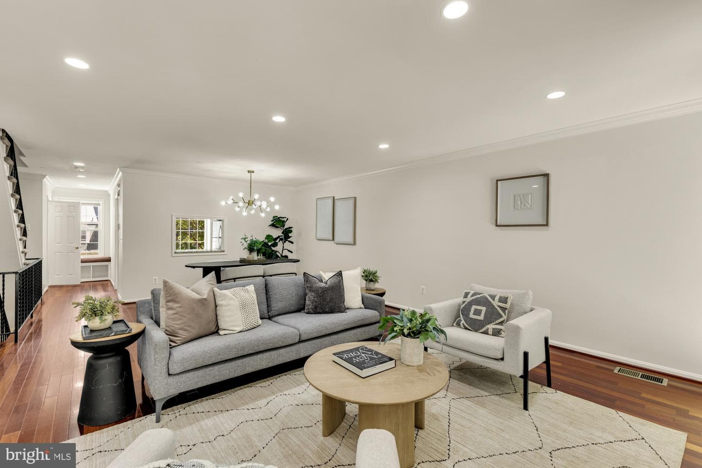8 Sangamore Court photo 10