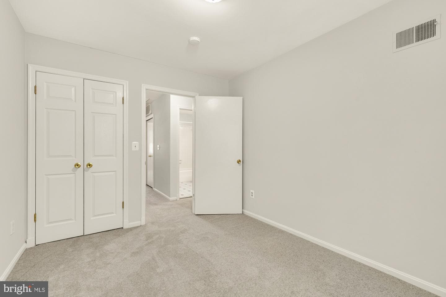 8 Sangamore Court photo 21