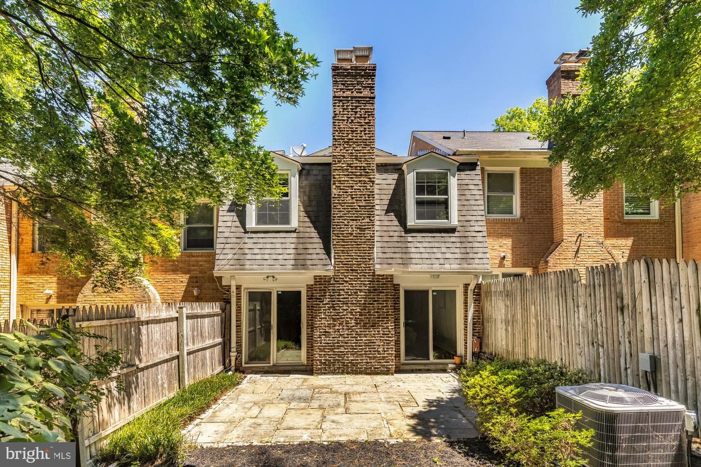 8 Sangamore Court photo 25