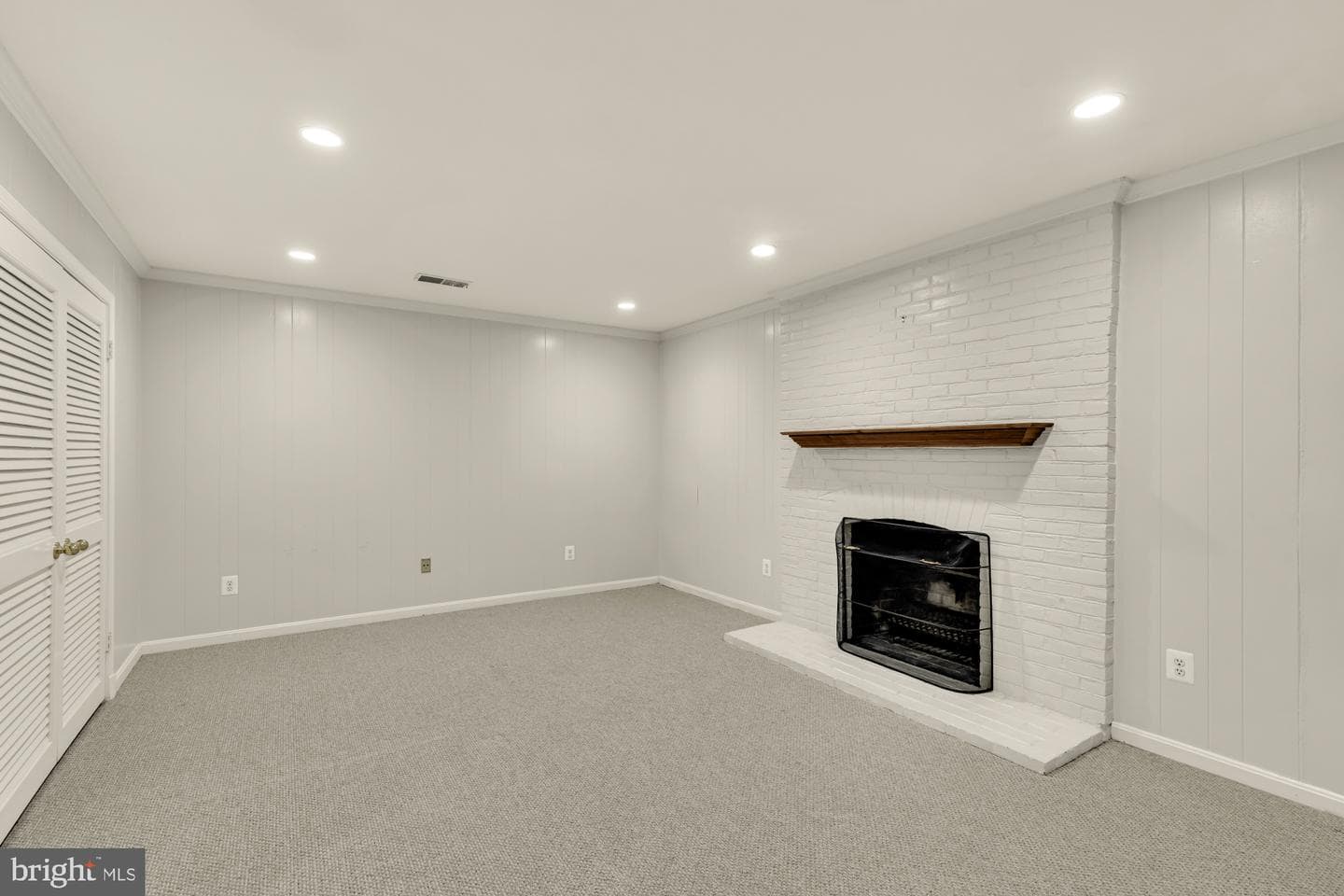 8 Sangamore Court photo 5