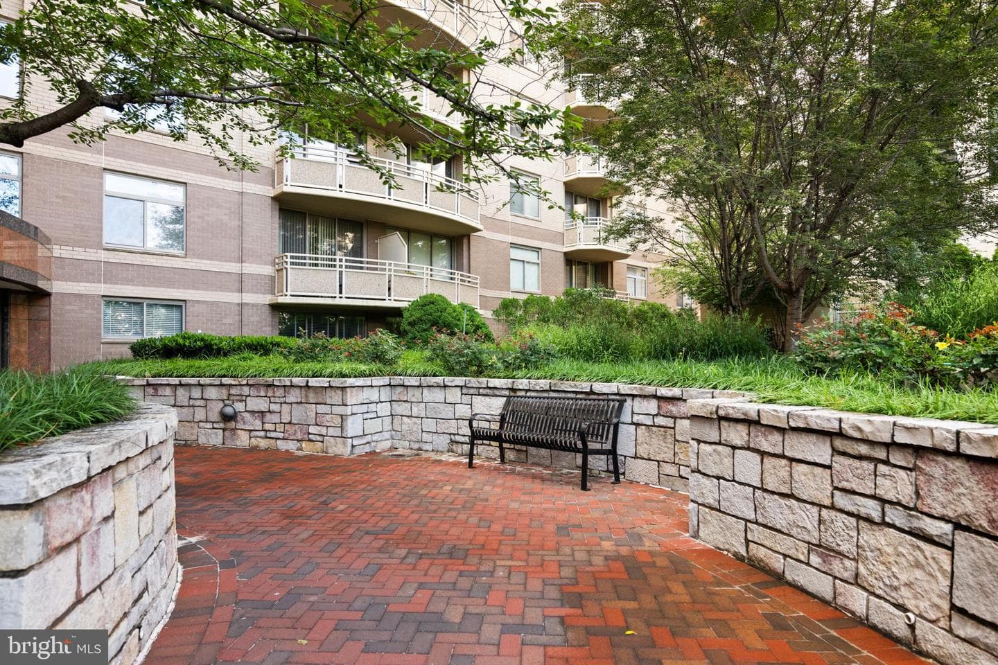 7111 Woodmont Avenue #709 photo 42