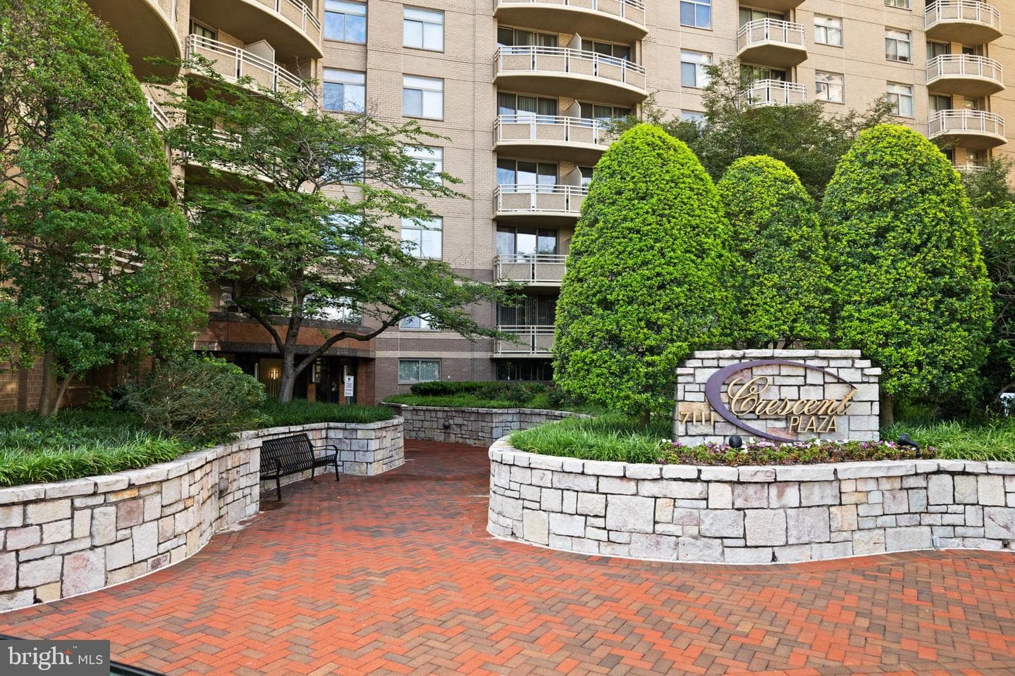 7111 Woodmont Avenue #709 photo 43